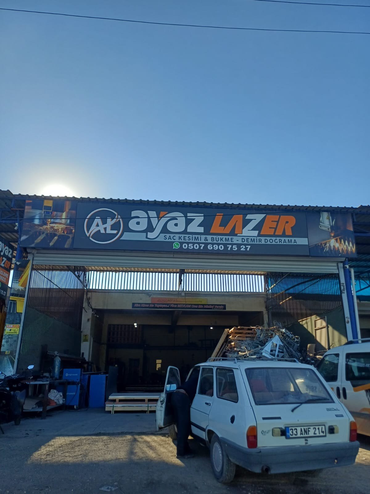 Ayaz Lazer Tarsus iş yeri ve dükkân önü